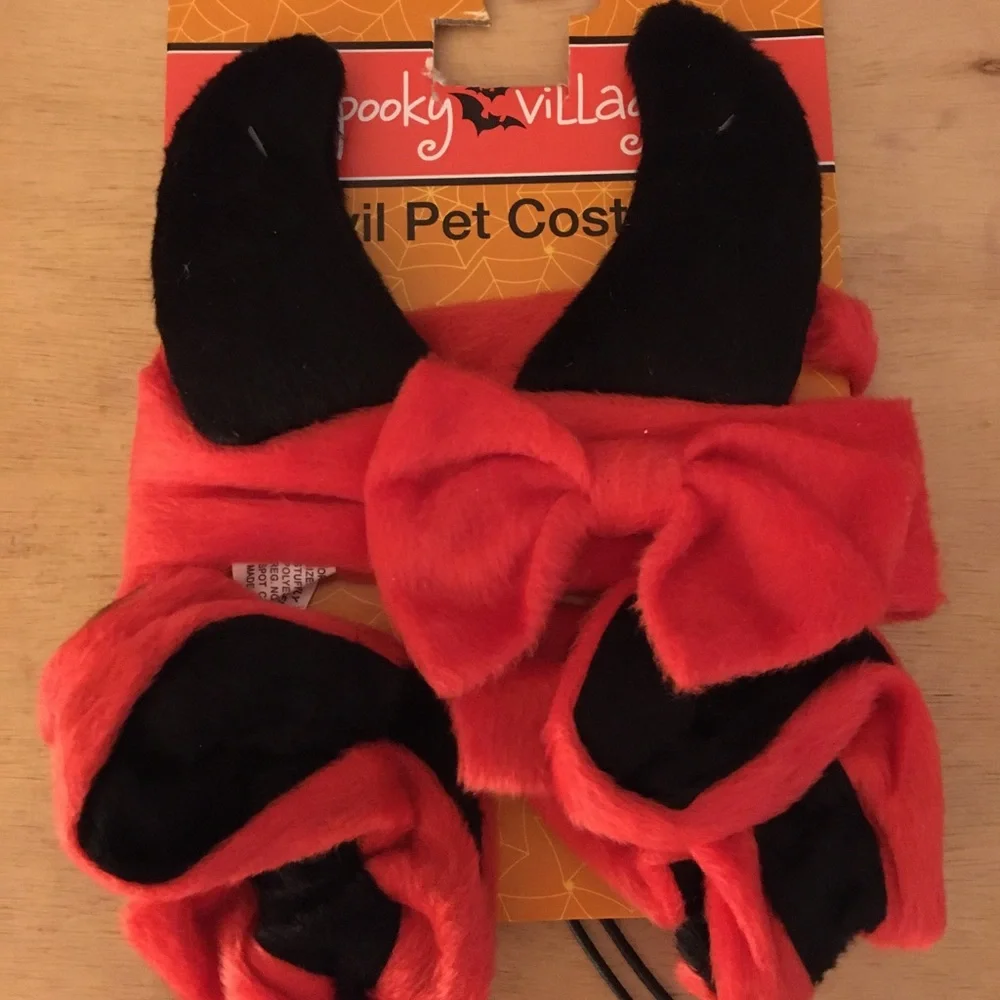 New Dog Devil Halloween costume 👹 One Size Small to Medium dog